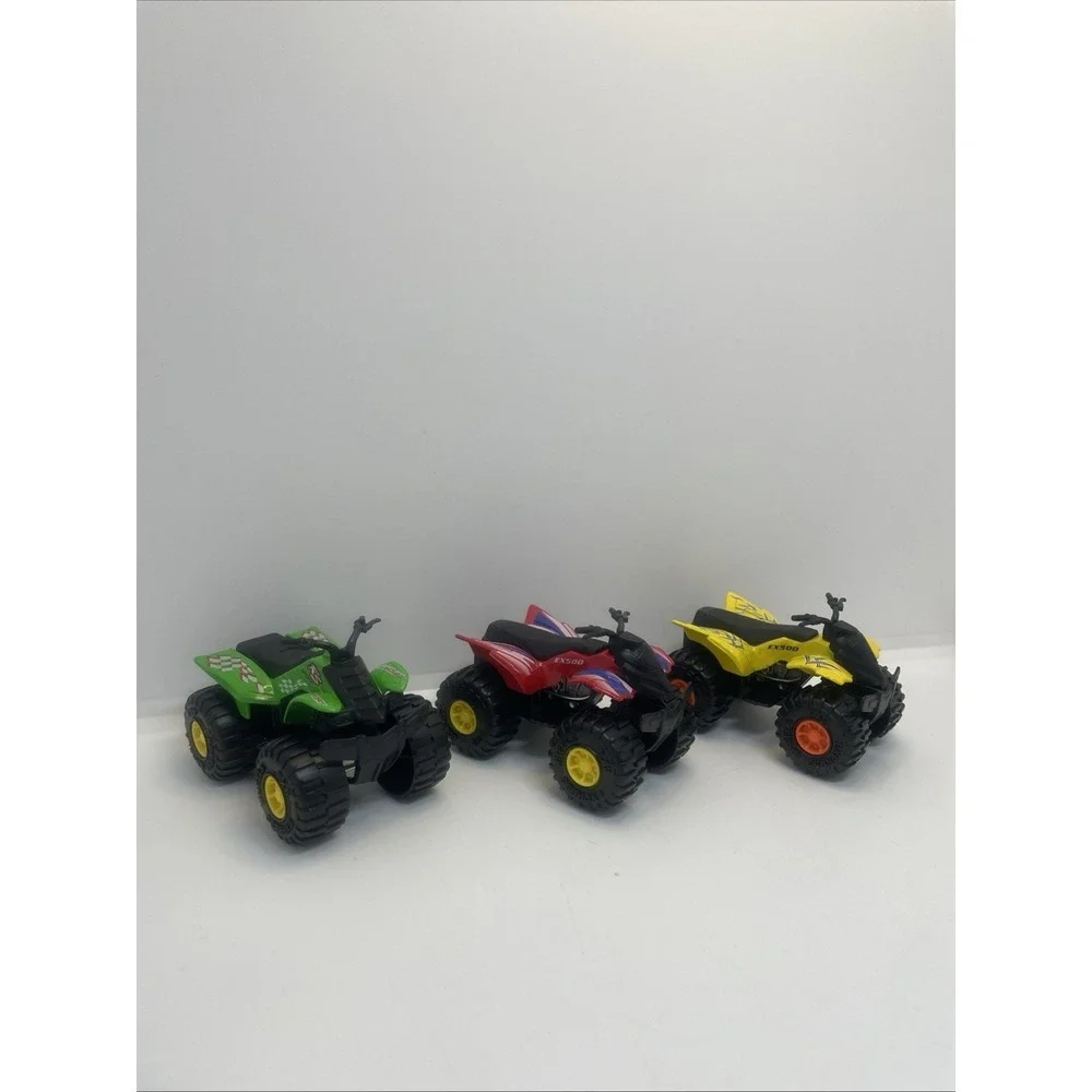 3 Greenbrier International 4x4 ATVs 4 Wheelers‎ Red,green,yellow. EX500